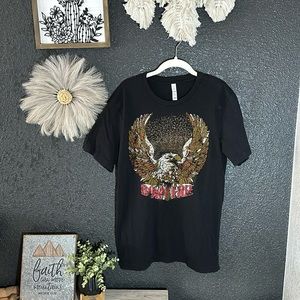 Born free graphic t-shirt